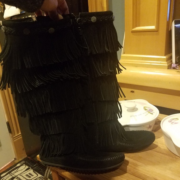 Minnetonka 5-LAYER FRINGE KNEE HIGH moccasins - Picture 3 of 6